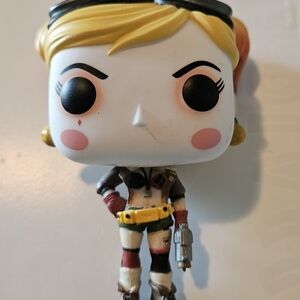 3 loose funko Pop's harley quinn, Thanos and the shredder